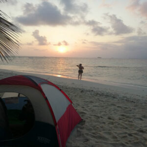 Hospedaje-Isla-Diablo-san-noche-en-camping-sanblastrips507.com