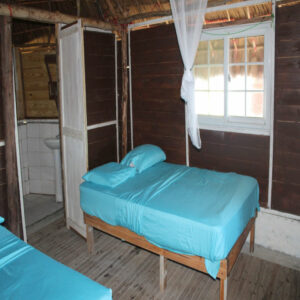 Hospedaje-isla-Aguja-san-blas-Cabañas-privadas-con-suelo-de-madera-sanblastrips507.com